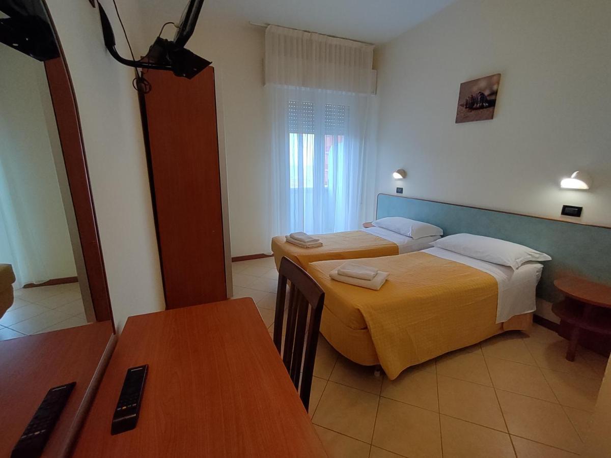 Hotel Brooklyn Rimini Exterior foto